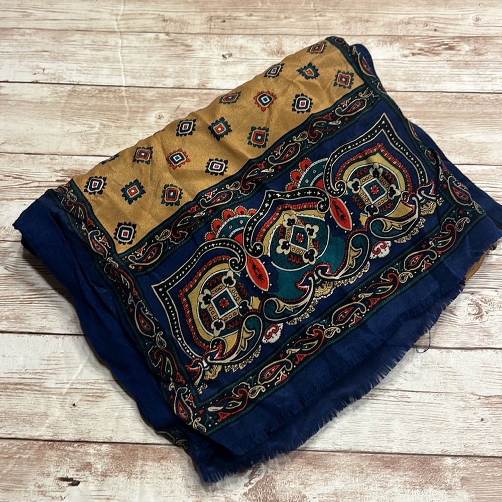 Elegant Paisley and Geometric Pattern Scarf